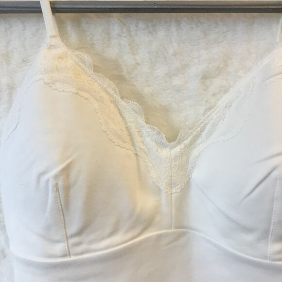 Love Bonito White Amalthea Padded Lace Trim Bodysuit - Picture 6 of 16